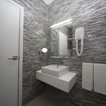 Hotel Feira Pedra Bela 4*