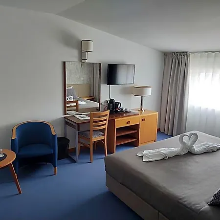 Hotel Feira Pedra Bela