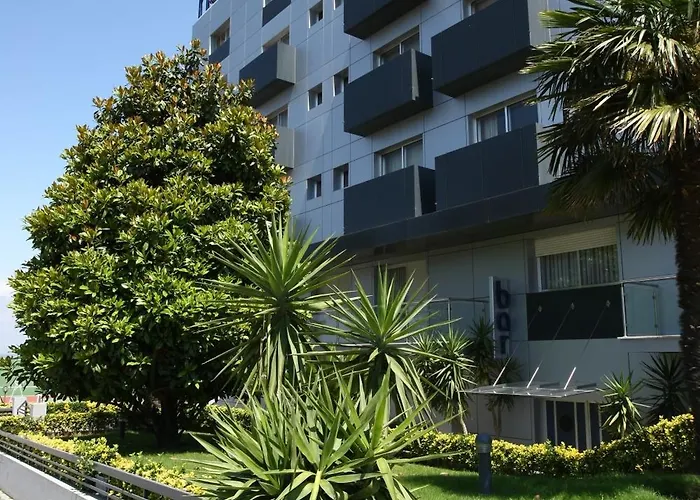 Hotel Feira Pedra Bela