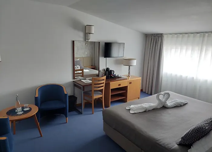 Otel Feira Pedra Bela 4*