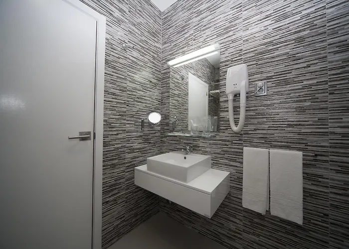 Hotel Feira Pedra Bela 4*