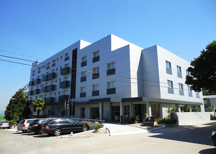 Hotel Feira Pedra Bela 4*